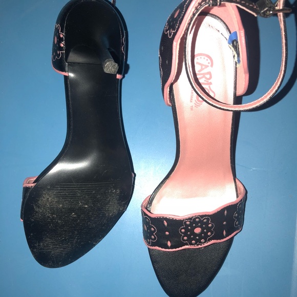 Carlos Santana pink & black heels - Picture 3 of 3